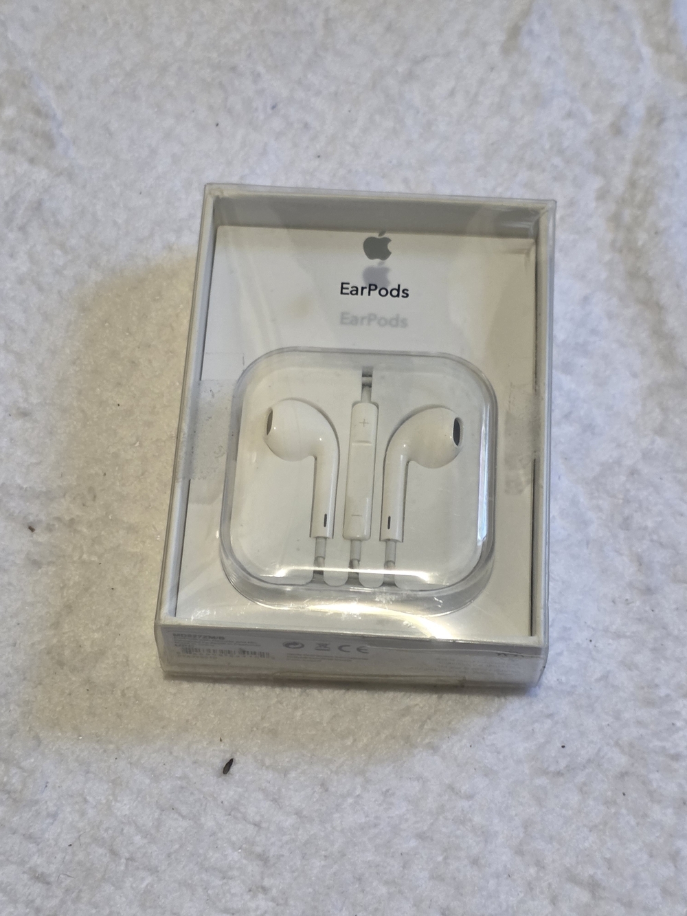 Apple EarPods with Remote and Mic - White